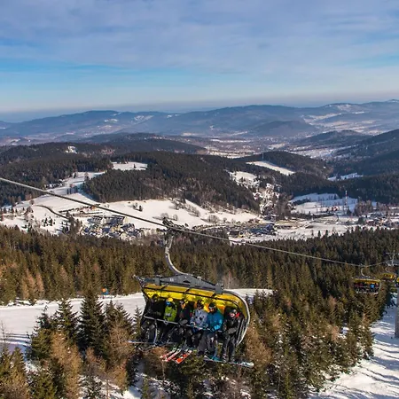 Czarna Gora 233 3*